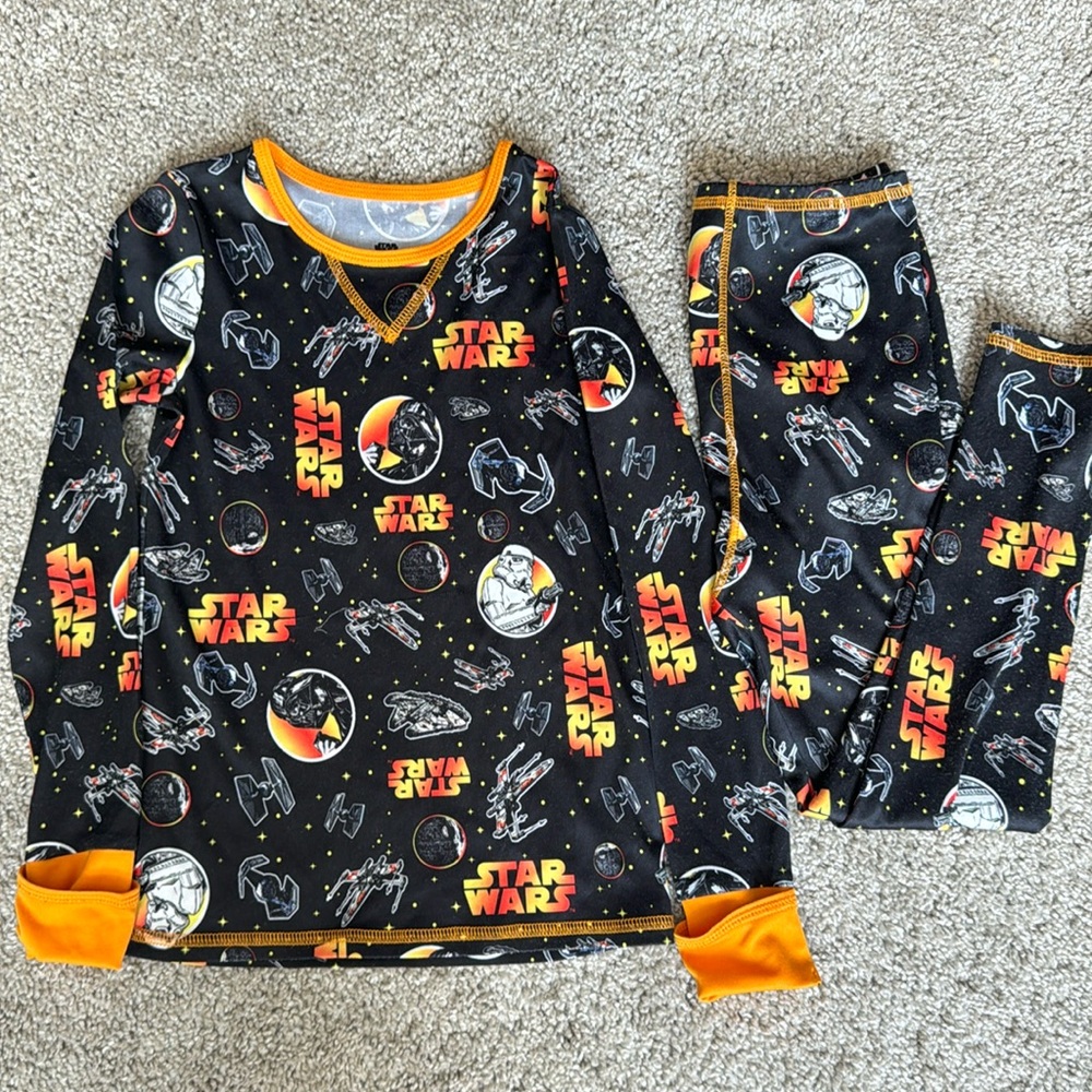 Star Wars stretch poly 2pc long sleeve crew and pant set